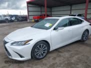 ✅ 2020 Lexus ES 350 • VIN: 58ADZ1B13LU067132 • Lot: 42187959. Wystawiony na IAAI z przebiegiem 42 613 mil. Bezpłatny archiwum sprzedaży aukcyjnych z USA i szczegółowy raport historii pojazdu na DreamBid. Zdjęcie 2.
