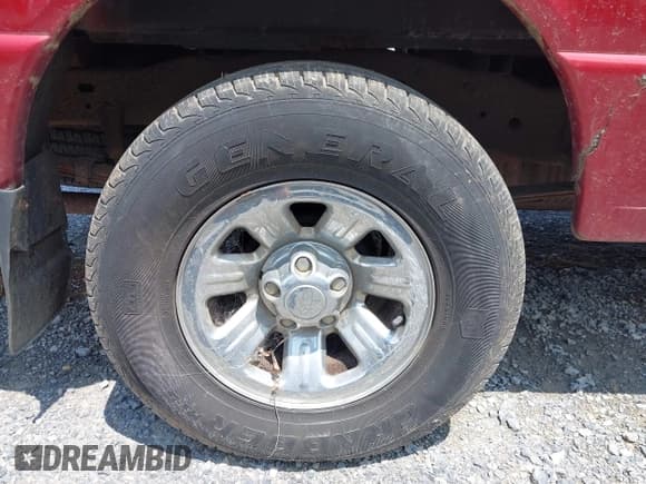 ✅ 2002 Ford Ranger XL • VIN: 1FTYR10D62PA08194 • Lot: 42592895. Wystawiony na IAAI z przebiegiem 262 150 mil. Bezpłatny archiwum sprzedaży aukcyjnych z USA i szczegółowy raport historii pojazdu na DreamBid. Zdjęcie 12.