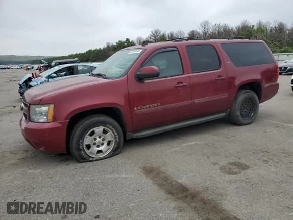 ✅ 2007 Chevrolet Suburban LT • VIN: 1GNFK163X7J319302 • Lot: 62494594. Wystawiony na Copart z przebiegiem 116 085 mil. Bezpłatny archiwum sprzedaży aukcyjnych z USA i szczegółowy raport historii pojazdu na DreamBid. Zdjęcie 1.