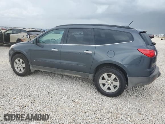 ✅ 2010 Chevrolet Traverse 1LT • VIN: 1GNLRFED4AS111679 • Lot: 62737694. Wystawiony na Copart z przebiegiem 77 157 mil. Bezpłatny archiwum sprzedaży aukcyjnych z USA i szczegółowy raport historii pojazdu na DreamBid. Zdjęcie 2.
