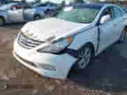 2012 Hyundai Sonata SE z VIN 5NPEC4AC7CH358359, wystawiony jako IAAI lot #43172299 z przebiegiem Nie podano mil oraz . Historia ofert i sprzedaży dostępna na DreamBid. Obrazek 12.