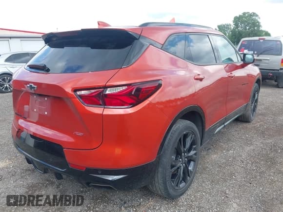 ✅ 2021 Chevrolet Blazer RS • VIN: 3GNKBKRS1MS547173 • Lot: 42462368. Wystawiony na IAAI z przebiegiem 56 115 mil. Bezpłatny archiwum sprzedaży aukcyjnych z USA i szczegółowy raport historii pojazdu na DreamBid. Zdjęcie 4.