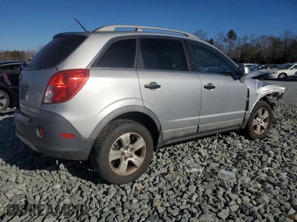✅ 2013 Chevrolet Captiva Sport LS • VIN: 3GNAL2EK3DS627735 • Lot: 88821055. Wystawiony na Copart z przebiegiem 105 196 mil. Bezpłatny archiwum sprzedaży aukcyjnych z USA i szczegółowy raport historii pojazdu na DreamBid. Zdjęcie 3.