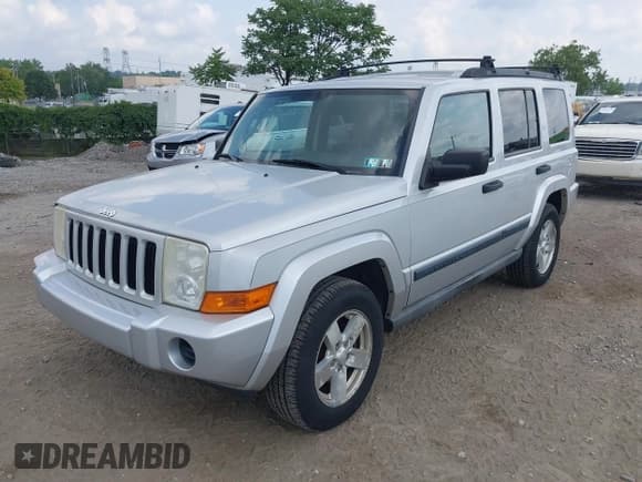 ✅ 2006 Jeep Commander • VIN: 1J8HG48K16C194985 • Lot: 42889107. Wystawiony na IAAI z przebiegiem 168 386 mil. Bezpłatny archiwum sprzedaży aukcyjnych z USA i szczegółowy raport historii pojazdu na DreamBid. Zdjęcie 2.