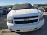 2014 Chevrolet Suburban LT z VIN 1GNSKJE70ER198068, wystawiony jako Copart lot #85145605 z przebiegiem 97 369 mil mil oraz Szkoda całkowita • Salvage title. Historia ofert i sprzedaży dostępna na DreamBid. Obrazek 5.