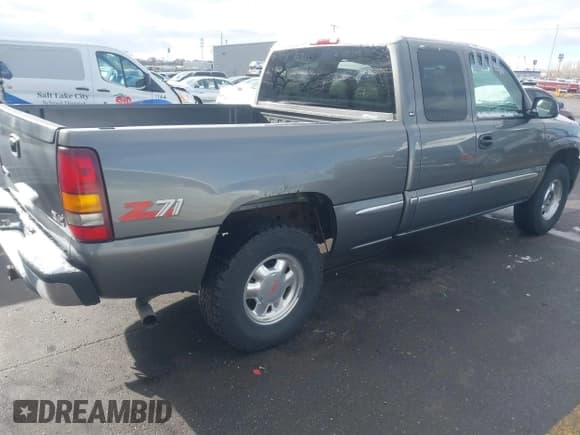✅ 1999 GMC Sierra 1500 SLE • VIN: 2GTEK19T0X1571103 • Лот: 41803379. Опубликован ранее на IAAI с пробегом 232 933 миль. Бесплатный доступ к архиву аукционных продаж из США и подробный отчёт об истории автомобиля на DreamBid. Изображение 4.