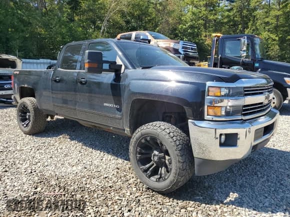 ✅ 2015 Chevrolet Silverado 2500HD LT • VIN: 1GC2KVEG8FZ506380 • Lot: 71602495. Wystawiony na Copart z przebiegiem 202 047 mil. Bezpłatny archiwum sprzedaży aukcyjnych z USA i szczegółowy raport historii pojazdu na DreamBid. Zdjęcie 4.