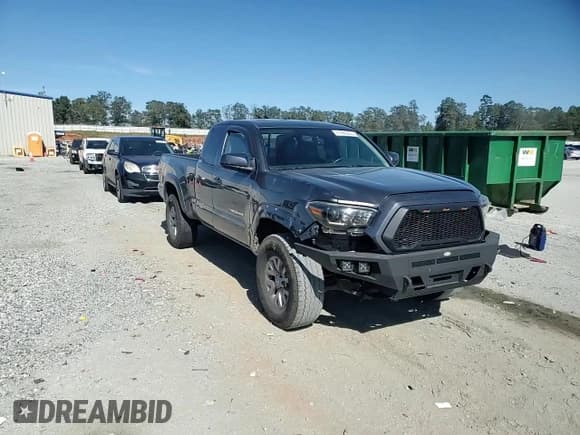 ✅ 2017 Toyota Tacoma SR5 • VIN: 5TFSZ5AN1HX053606 • Lot: 81950205. Wystawiony na Copart z przebiegiem 99 772 mil. Bezpłatny archiwum sprzedaży aukcyjnych z USA i szczegółowy raport historii pojazdu na DreamBid. Zdjęcie 13.