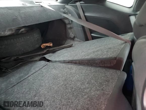 ✅ 2013 Dodge Challenger SXT • VIN: 2C3CDYAG1DH607591 • Lot: 74416884. Wystawiony na Copart z przebiegiem Nie podano. Bezpłatny archiwum sprzedaży aukcyjnych z USA i szczegółowy raport historii pojazdu na DreamBid. Zdjęcie 10.