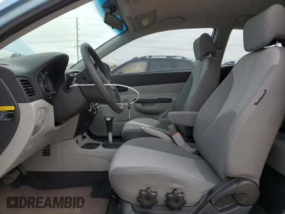 ✅ 2008 Hyundai Accent GS • VIN: KMHCM36C08U078802 • Лот: 50921905. Опубликован ранее на Copart с пробегом 54 143 миль. Бесплатный доступ к архиву аукционных продаж из США и подробный отчёт об истории автомобиля на DreamBid. Изображение 7.