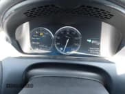 ✅ 2013 Jaguar XJ • VIN: SAJWA1C74D8V58593 • Лот: 42660691. Опубликован ранее на IAAI с пробегом 101 609 миль. Бесплатный доступ к архиву аукционных продаж из США и подробный отчёт об истории автомобиля на DreamBid. Изображение 7.