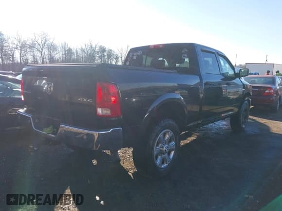 ✅ 2016 Ram 2500 SLT • VIN: 3C6UR5DJ4GG244805 • Lot: 43813913. Wystawiony na IAAI z przebiegiem 45 201 mil. Bezpłatny archiwum sprzedaży aukcyjnych z USA i szczegółowy raport historii pojazdu na DreamBid. Zdjęcie 4.