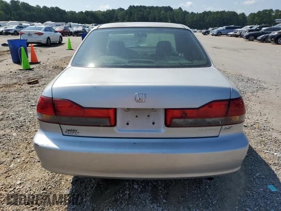 ✅ 2001 Honda Accord LX • VIN: 1HGCG564X1A050787 • Лот: 68500965. Опубликован ранее на Copart с пробегом 156 984 миль. Бесплатный доступ к архиву аукционных продаж из США и подробный отчёт об истории автомобиля на DreamBid. Изображение 6.