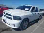 2018 Ram 1500 Tradesman z VIN 1C6RR6FT8JS149433, wystawiony jako IAAI lot #42332005 z przebiegiem 68 531 mil mil oraz . Historia ofert i sprzedaży dostępna na DreamBid. Obrazek 17.