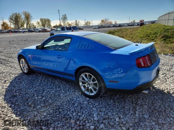✅ 2011 Ford Mustang V6 • VIN: 1ZVBP8AM3B5144908 • Lot: 89653205. Listed on Copart with 165,396 mi. Free auction sales archive from the USA and detailed vehicle history report at DreamBid. Image 2.