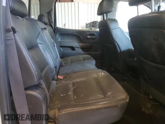 ✅ 2015 GMC Sierra 2500HD SLT • VIN: 1GT12ZE83FF515873 • Лот: 86714475. Опубликован ранее на Copart с пробегом 412 485 миль. Бесплатный доступ к архиву аукционных продаж из США и подробный отчёт об истории автомобиля на DreamBid. Изображение 10.