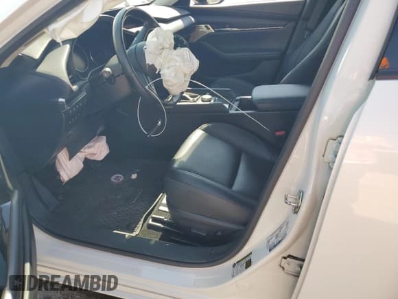 ✅ 2023 Mazda 3 Premium Plus • VIN: 3MZBPBEY5PM372601 • Лот: 62743565. Опубликован ранее на Copart с пробегом 25 212 миль. Бесплатный доступ к архиву аукционных продаж из США и подробный отчёт об истории автомобиля на DreamBid. Изображение 7.