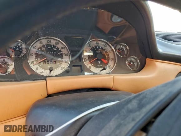 ✅ 2004 Maserati Coupe • VIN: ZAMBC38A840012347 • Lot: 92750245. Wystawiony na Copart z przebiegiem Nie podano. Bezpłatny archiwum sprzedaży aukcyjnych z USA i szczegółowy raport historii pojazdu na DreamBid. Zdjęcie 9.