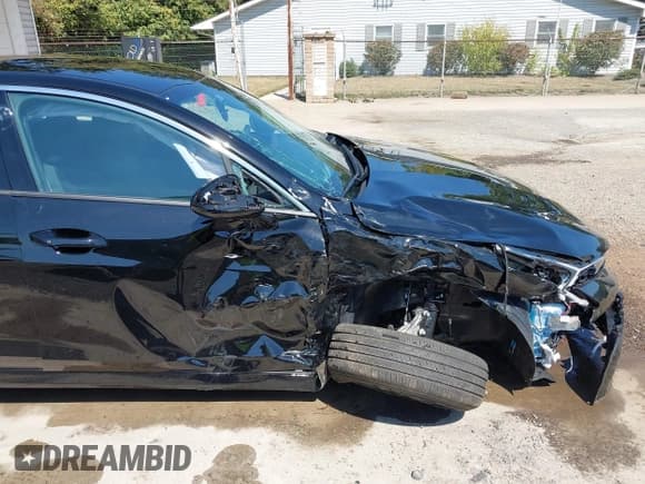 ✅ 2026 Kia K5 LXS • VIN: KNAG24J79T5400803 • Lot: 43196842. Listed on IAAI with 146 mi. Free auction sales archive from the USA and detailed vehicle history report at DreamBid. Image 18.