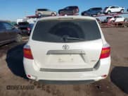 ✅ 2010 Toyota Highlander SE • VIN: 5TDJK3EH3AS033460 • Lot: 43535109. Listed on IAAI with 180,780 mi. Free auction sales archive from the USA and detailed vehicle history report at DreamBid. Image 17.