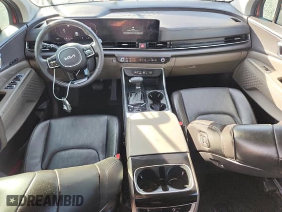 ✅ 2025 Kia Carnival SX • VIN: KNDNE5K38S6452273 • Lot: 91195645. Listed on Copart with 14,845 mi. Free auction sales archive from the USA and detailed vehicle history report at DreamBid. Image 8.