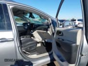 ✅ 2019 Chrysler Pacifica Limited • VIN: 2C4RC1GG4KR552357 • Lot: 43189981. Wystawiony na IAAI z przebiegiem 42 927 mil. Bezpłatny archiwum sprzedaży aukcyjnych z USA i szczegółowy raport historii pojazdu na DreamBid. Zdjęcie 5.