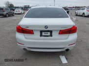 ✅ 2018 BMW 5 Series 530i xDrive • VIN: WBAJA7C55JWC75170 • Lot: 43674781. Wystawiony na IAAI z przebiegiem 62 025 mil. Bezpłatny archiwum sprzedaży aukcyjnych z USA i szczegółowy raport historii pojazdu na DreamBid. Zdjęcie 15.