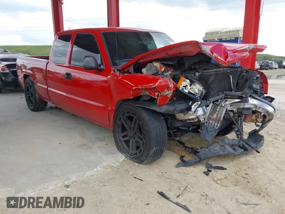 ✅ 2003 Chevrolet Silverado 1500 LS • VIN: 2GCEC19VX31183370 • Lot: 43361286. Listed on IAAI with 214,462 mi. Free auction sales archive from the USA and detailed vehicle history report at DreamBid. Image 1.