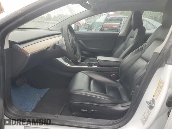 ✅ 2020 Tesla Model 3 Long Range • VIN: 5YJ3E1EB0LF620903 • Lot: 54807185. Wystawiony na Copart z przebiegiem 106 900 mil. Bezpłatny archiwum sprzedaży aukcyjnych z USA i szczegółowy raport historii pojazdu na DreamBid. Zdjęcie 7.