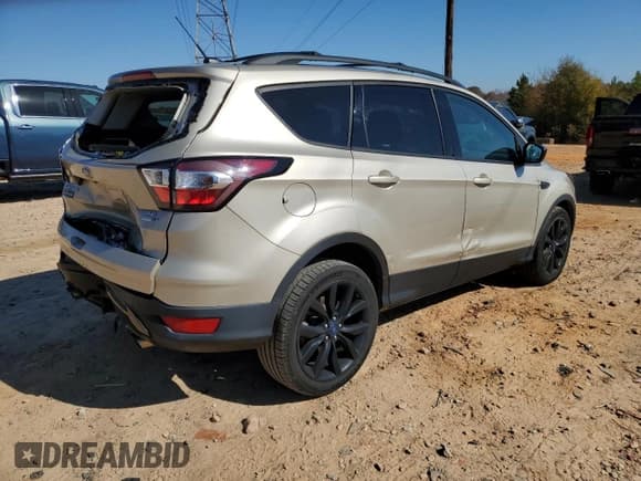 ✅ 2017 Ford Escape SE • VIN: 1FMCU9G99HUE04733 • Lot: 91258935. Wystawiony na Copart z przebiegiem 65 349 mil. Bezpłatny archiwum sprzedaży aukcyjnych z USA i szczegółowy raport historii pojazdu na DreamBid. Zdjęcie 3.