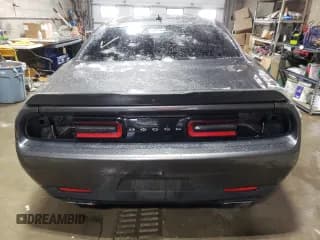 ✅ 2018 Dodge Challenger T/A • VIN: 2C3CDZBT9JH160988 • Lot: 37945494. Wystawiony na Copart z przebiegiem 86 533 mil. Bezpłatny archiwum sprzedaży aukcyjnych z USA i szczegółowy raport historii pojazdu na DreamBid. Zdjęcie 6.