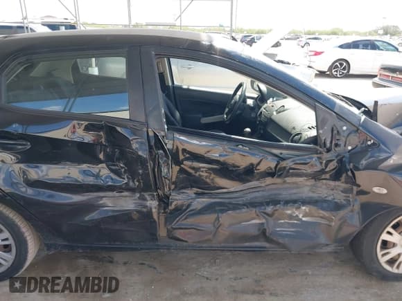 ✅ 2012 Mazda 2 Sport • VIN: JM1DE1KY8C0144265 • Лот: 42914769. Опубликован ранее на IAAI с пробегом 101 043 миль. Бесплатный доступ к архиву аукционных продаж из США и подробный отчёт об истории автомобиля на DreamBid. Изображение 14.