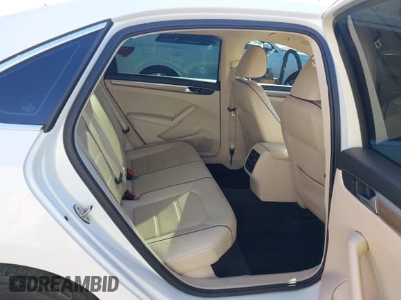 ✅ 2016 Volkswagen Passat SE • VIN: 1VWBT7A39GC011988 • Лот: 43416068. Опубликован ранее на IAAI с пробегом 135 182 миль. Бесплатный доступ к архиву аукционных продаж из США и подробный отчёт об истории автомобиля на DreamBid. Изображение 8.