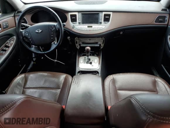 2013 Hyundai Genesis 3.8L z VIN KMHGC4DD1DU258273, wystawiony jako Copart lot #56738445 z przebiegiem 124 843 mil mil oraz Szkoda całkowita • Salvage title. Historia ofert i sprzedaży dostępna na DreamBid. Obrazek 8.