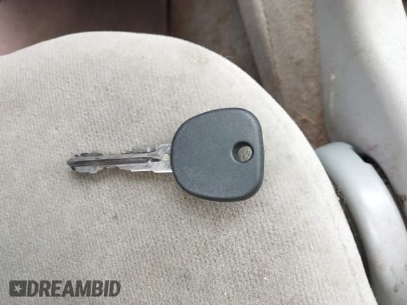 ✅ 2005 Buick LaCrosse CX • VIN: 2G4WC532051244153 • Lot: 41918307. Listed on IAAI with 178,991 mi. Free auction sales archive from the USA and detailed vehicle history report at DreamBid. Image 11.