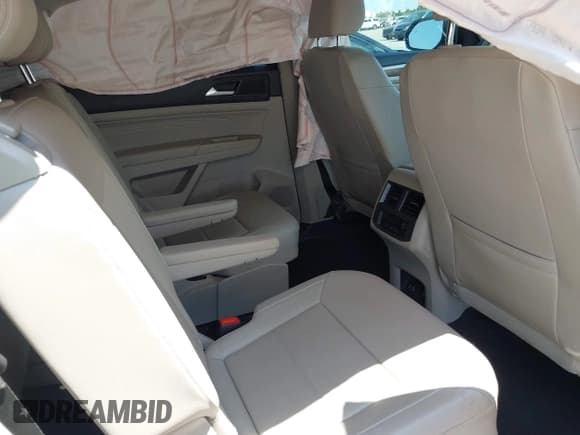 ✅ 2022 Volkswagen Atlas SE • VIN: 1V2WR2CA8NC536585 • Lot: 42950553. Listed on IAAI with 38,621 mi. Free auction sales archive from the USA and detailed vehicle history report at DreamBid. Image 8.