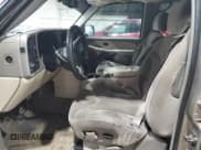 ✅ 2002 GMC Yukon XL SLE • VIN: 3GKEC16Z02G341720 • Lot: 54356185. Listed on Copart with 405,561 mi. Free auction sales archive from the USA and detailed vehicle history report at DreamBid. Image 7.