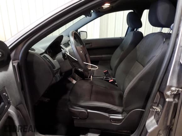 ✅ 2011 Ford Focus SE • VIN: 1FAHP3FN2BW100710 • Lot: 93394215. Wystawiony na Copart z przebiegiem 121 889 mil. Bezpłatny archiwum sprzedaży aukcyjnych z USA i szczegółowy raport historii pojazdu na DreamBid. Zdjęcie 7.