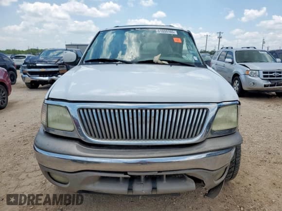 ✅ 2002 Ford Expedition Eddie Bauer • VIN: 1FMRU17L32LA56240 • Lot: 61059165. Wystawiony na Copart z przebiegiem 276 217 mil. Bezpłatny archiwum sprzedaży aukcyjnych z USA i szczegółowy raport historii pojazdu na DreamBid. Zdjęcie 5.