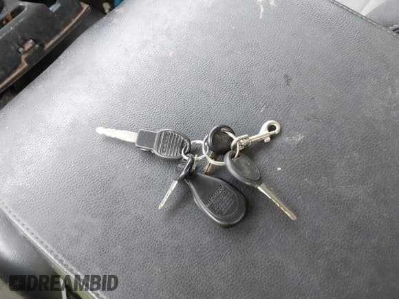 ✅ 2010 Dodge 1500 ST • VIN: 3D7JB1EPXAG111152 • Lot: 42423866. Wystawiony na IAAI z przebiegiem 186 107 mil. Bezpłatny archiwum sprzedaży aukcyjnych z USA i szczegółowy raport historii pojazdu na DreamBid. Zdjęcie 11.