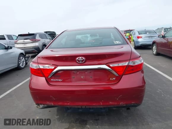 ✅ 2015 Toyota Camry SE • VIN: 4T1BF1FK9FU977415 • Lot: 43418787. Wystawiony na IAAI z przebiegiem 186 760 mil. Bezpłatny archiwum sprzedaży aukcyjnych z USA i szczegółowy raport historii pojazdu na DreamBid. Zdjęcie 16.