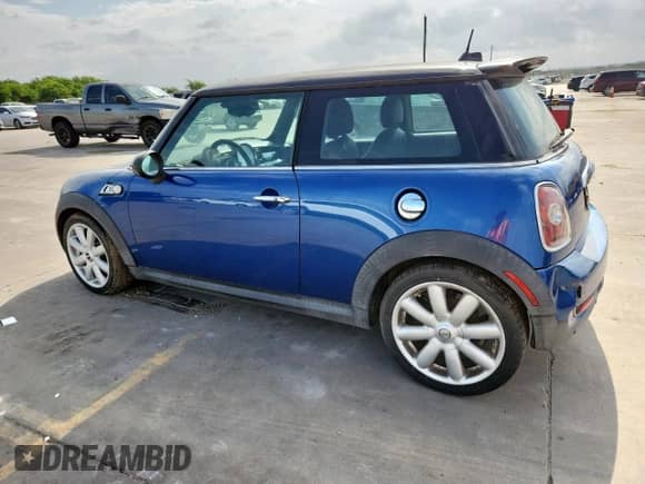 2008 MINI Hardtop S with VIN WMWMF73568TV36300, listed as a Copart auction lot 61286085 with 95,298 mi miles and Clean title. Bid and sale history available at DreamBid. Image 2.