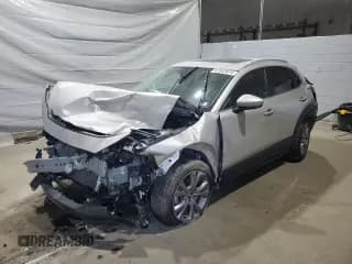 ✅ 2022 Mazda CX-30 S Preferred • VIN: 3MVDMBCL8NM428764 • Лот: 67042615. Опубликован ранее на Copart с пробегом Не указан. Бесплатный доступ к архиву аукционных продаж из США и подробный отчёт об истории автомобиля на DreamBid. Изображение 1.
