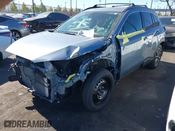 ✅ 2022 Toyota Corolla Cross XLE • VIN: 7MUDAABG2NV026091 • Lot: 43565474. Listed on IAAI with 33,524 mi. Free auction sales archive from the USA and detailed vehicle history report at DreamBid. Image 18.