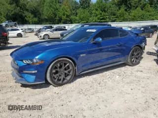 2022 Ford Mustang EcoBoost z VIN 1FA6P8TD9N5131088, wystawiony jako Copart lot #70876595 z przebiegiem 53 650 mil mil oraz Szkoda całkowita • Salvage title. Historia ofert i sprzedaży dostępna na DreamBid. Obrazek 1.
