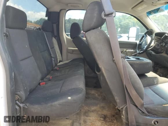 ✅ 2013 Chevrolet Silverado 2500HD Work Truck • VIN: 1GC2KVCG0DZ366874 • Lot: 69971355. Wystawiony na Copart z przebiegiem 240 369 mil. Bezpłatny archiwum sprzedaży aukcyjnych z USA i szczegółowy raport historii pojazdu na DreamBid. Zdjęcie 10.