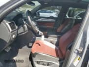 ✅ 2022 Volkswagen Atlas SEL Premium R-Line • VIN: 1V2FE2CA6NC208075 • Lot: 61215525. Wystawiony na Copart z przebiegiem 56 441 mil. Bezpłatny archiwum sprzedaży aukcyjnych z USA i szczegółowy raport historii pojazdu na DreamBid. Zdjęcie 7.