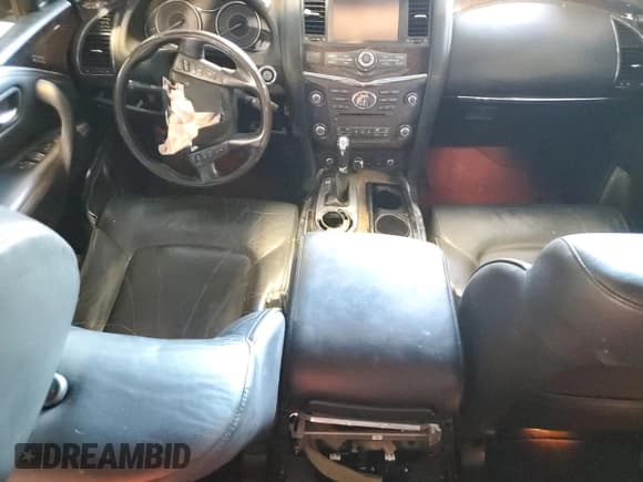 ✅ 2014 Infiniti QX80 • VIN: JN8AZ2NE2E9062470 • Lot: 84763985. Wystawiony na Copart z przebiegiem Nie podano. Bezpłatny archiwum sprzedaży aukcyjnych z USA i szczegółowy raport historii pojazdu na DreamBid. Zdjęcie 8.