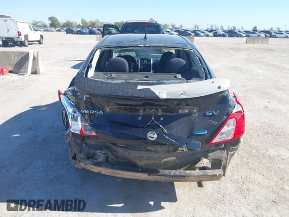 ✅ 2015 Nissan Versa SV • VIN: 3N1CN7AP9FL835550 • Lot: 43644181. Wystawiony na IAAI z przebiegiem 181 153 mil. Bezpłatny archiwum sprzedaży aukcyjnych z USA i szczegółowy raport historii pojazdu na DreamBid. Zdjęcie 6.