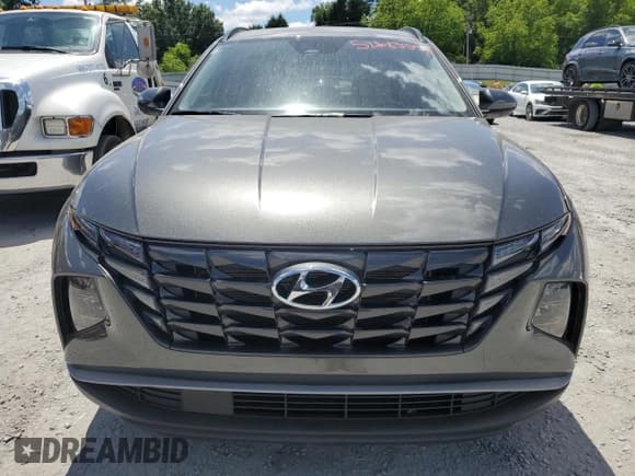 ✅ 2023 Hyundai Tucson SEL • VIN: 5NMJFCAE0PH225561 • Lot: 52683354. Wystawiony na Copart z przebiegiem 15 999 mil. Bezpłatny archiwum sprzedaży aukcyjnych z USA i szczegółowy raport historii pojazdu na DreamBid. Zdjęcie 5.